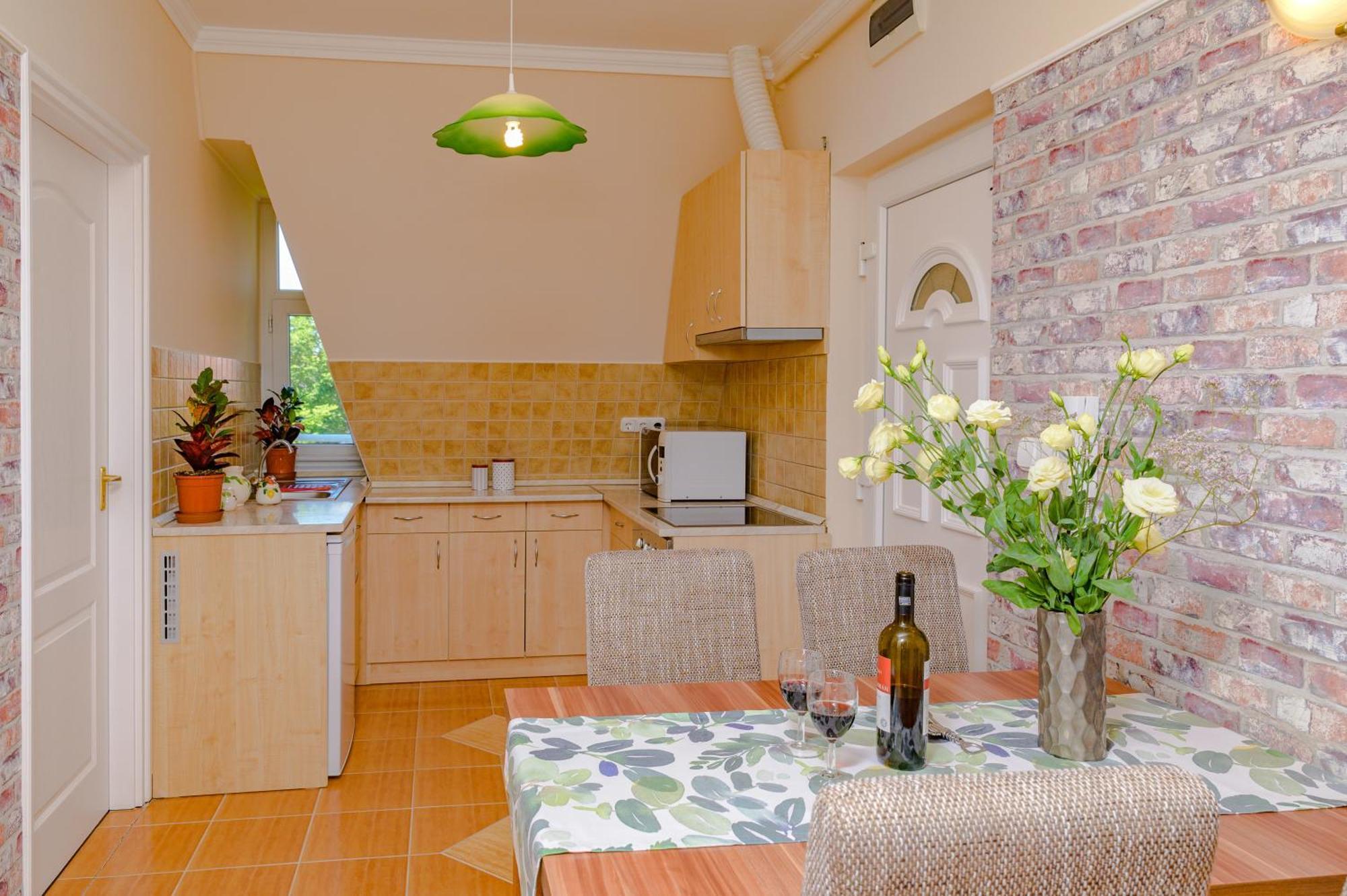 Illes Apartmanok Ii. Hajdúszoboszló Exterior foto