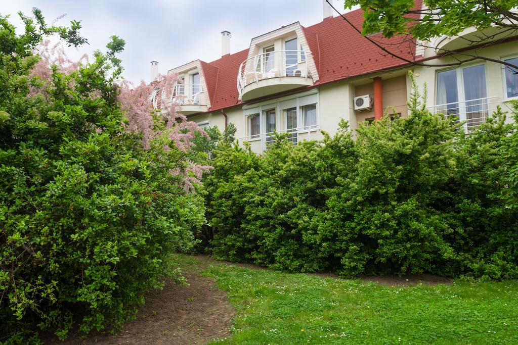 Illes Apartmanok Ii. Hajdúszoboszló Zimmer foto